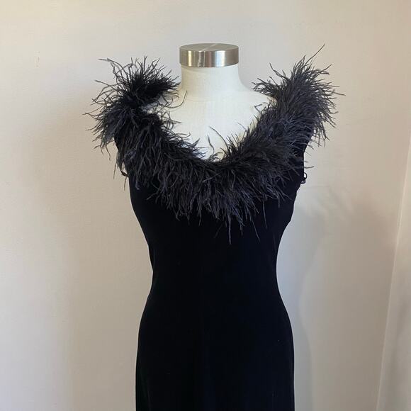 Vintage Jeffrey & Dara by Tom Barra Black Velvet Ostrich Feather Collar Gown Sz6 - Picture 7 of 7